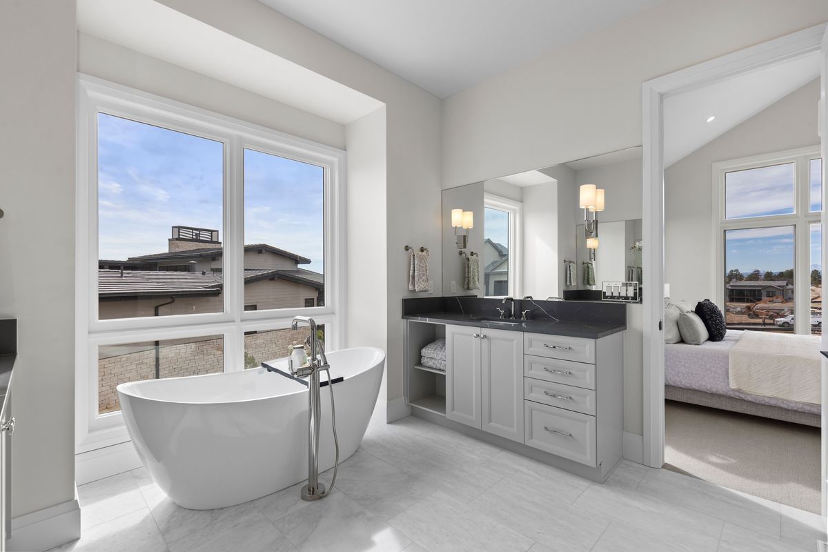 Primary bath with soaking tub